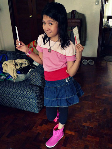 Avril-Black-Star-Manila-s_03