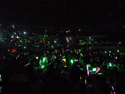 Avril-Black-Star-Manila-s_19