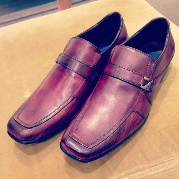 Gave Artie a super advanced Father's Day gift, too! Haha. From Kenneth Cole.