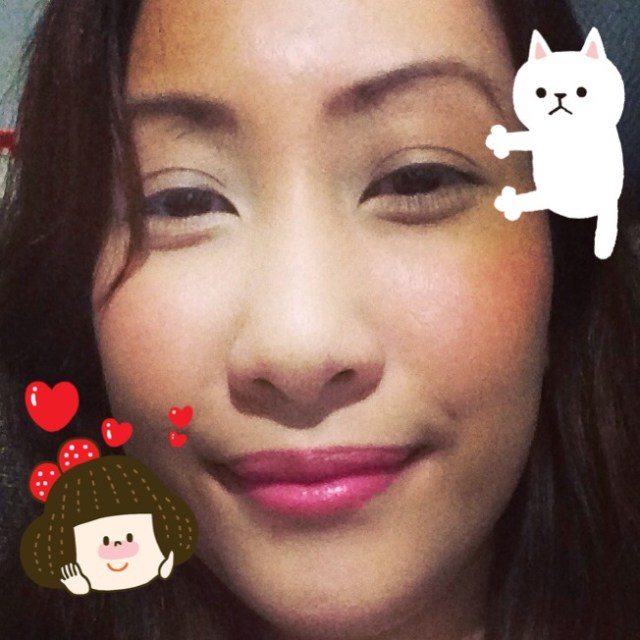 Looking very tanned here.Ellana Minerals Hazelnut Latte (pressed) Powder FoundationEllana Blush Duo in Kitten/Peach PassionRevlon Just Bitten Kissable Balm Stain in 020 Lovesick