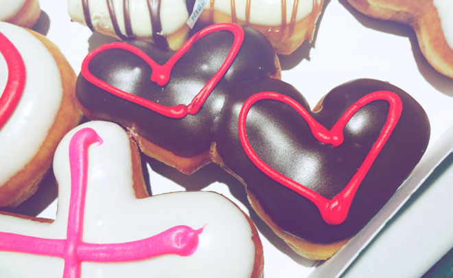 Krispy-Kreme-Valentine-2015_04